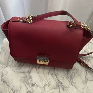 Michael kors women’s shoulder bag.